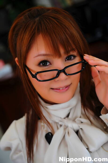 Азиатки в очках Фото